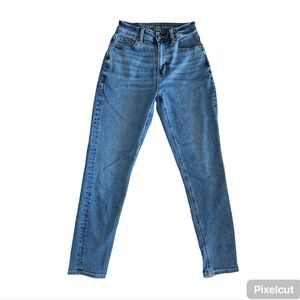 American Eagle Medium Wash 00 Mom Jean Stretch High Rise Trendy 3502 90s Denim